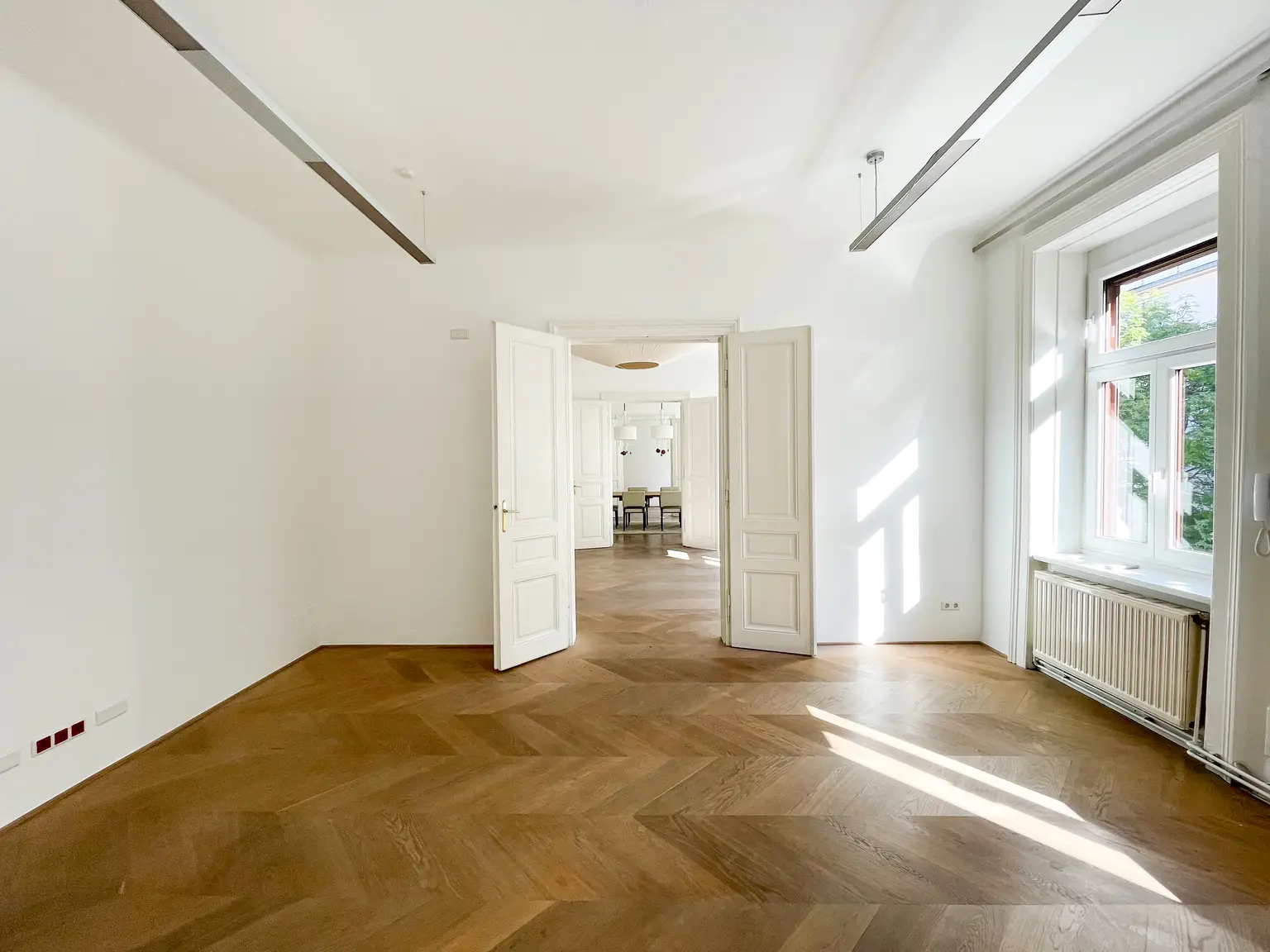 Herrlich große Altbauwohnung mit Garagenplatz