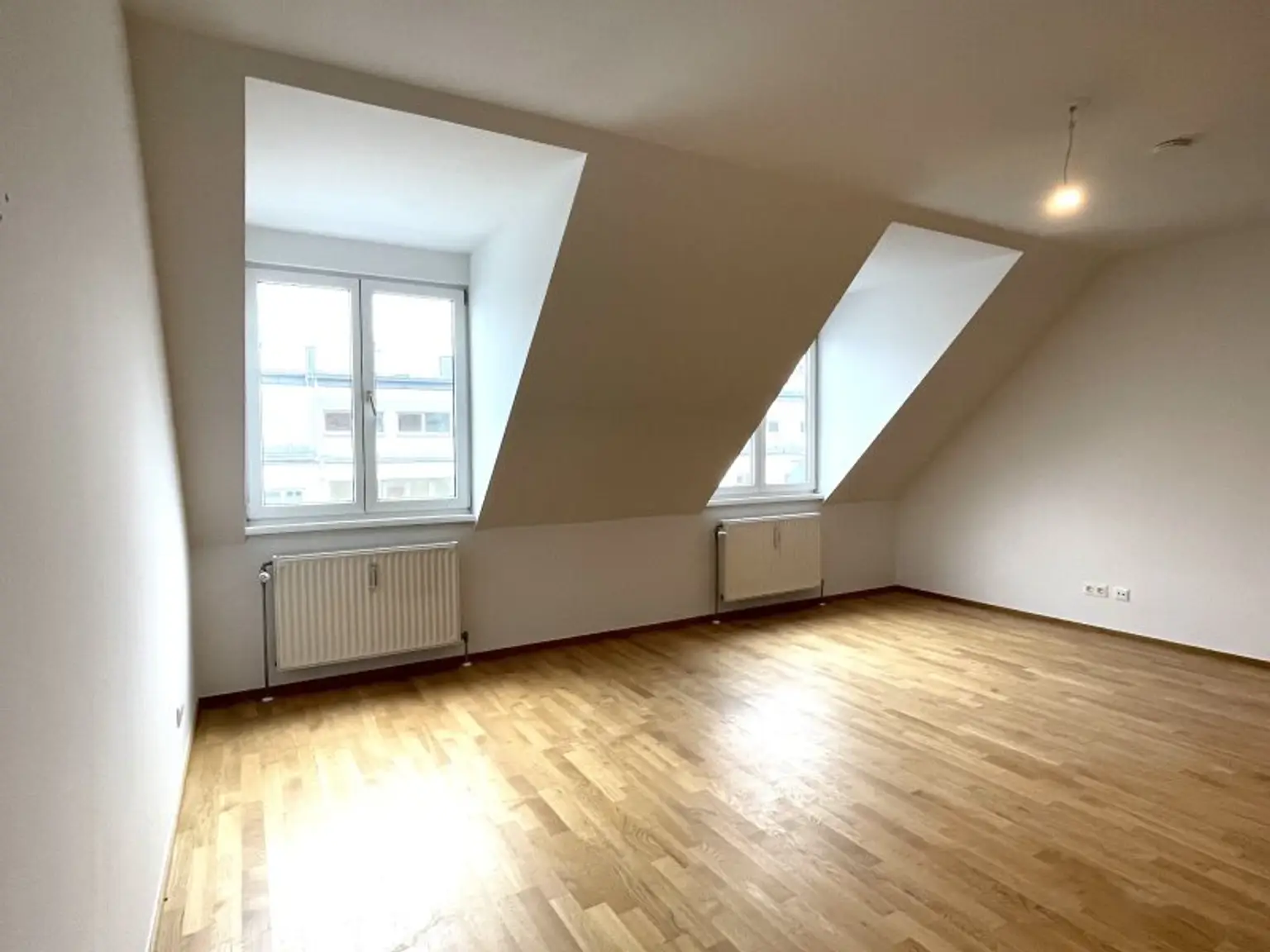 Helle Dachgeschosswohnung  im 20. Bezirk - 2-Zimmer Wohnung mit Weitblick