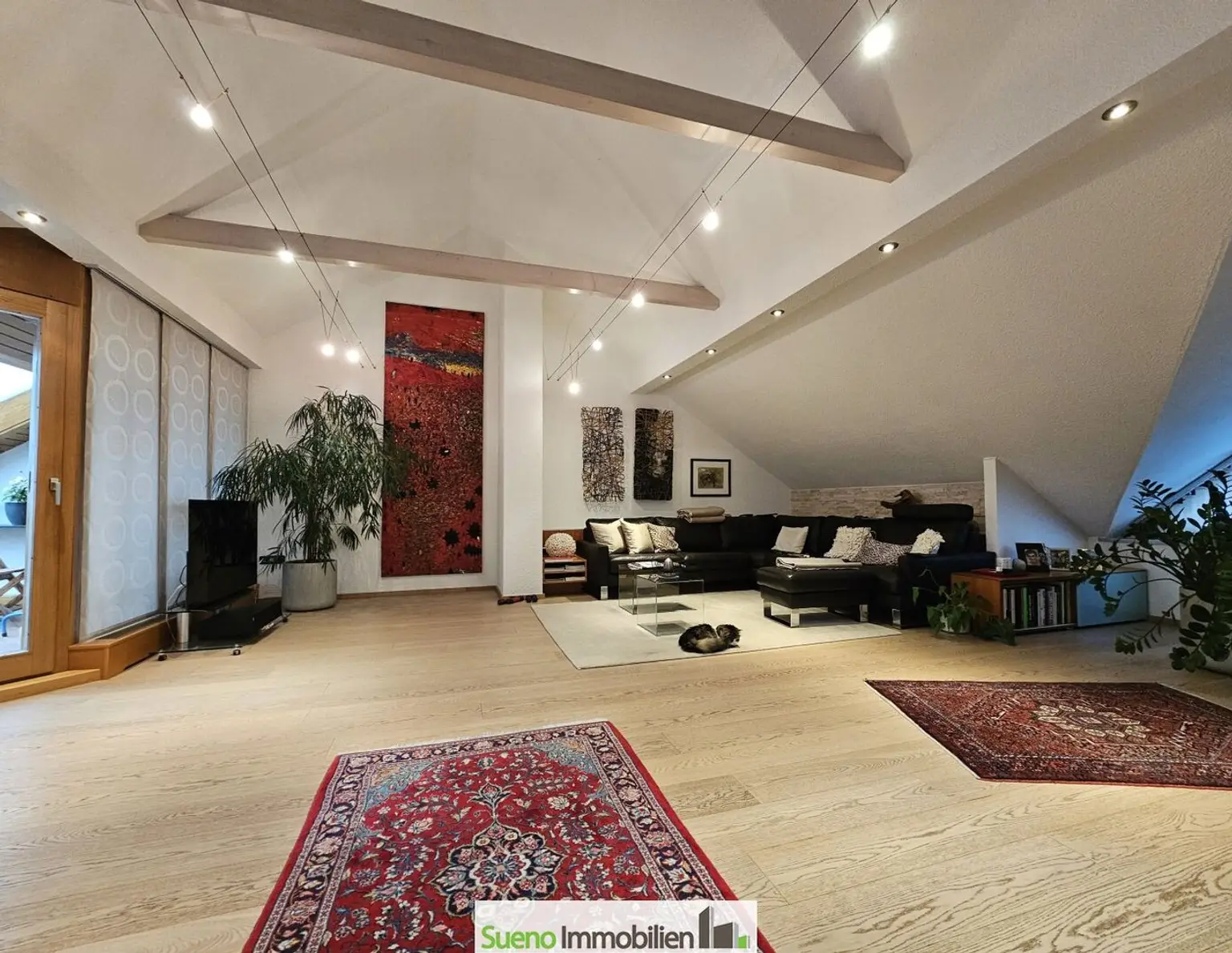 TOP Wohnhaus mit 2 (ev 3) Einheiten samt Pool, Garage und 1 Geschäftslokal
