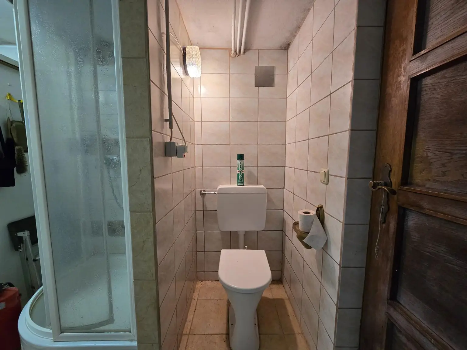 Wirtschaftsraum mit WC und Dusche