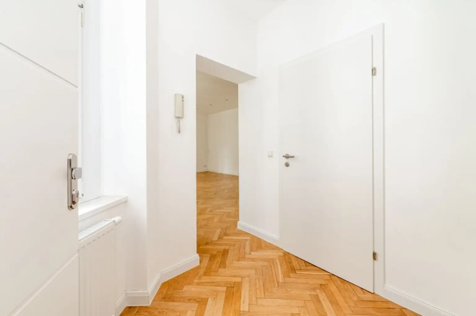 Helle 2-Zimmer Altbauwohnung - ruhige Innenhoflage