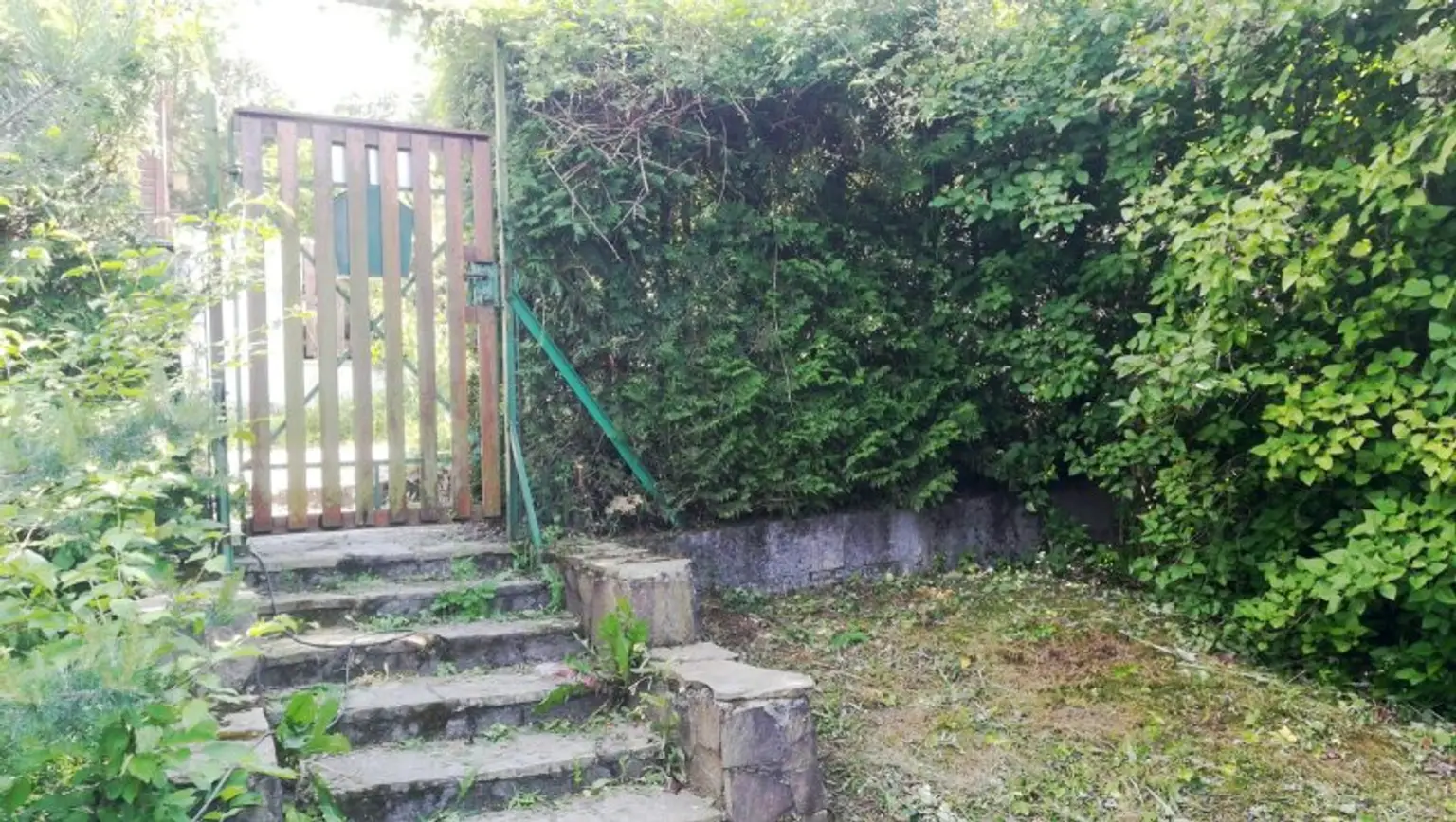 + MIETHAUS IM WIENERWALD + EIGENGARTEN + HAUSTIERE ERLAUBT +