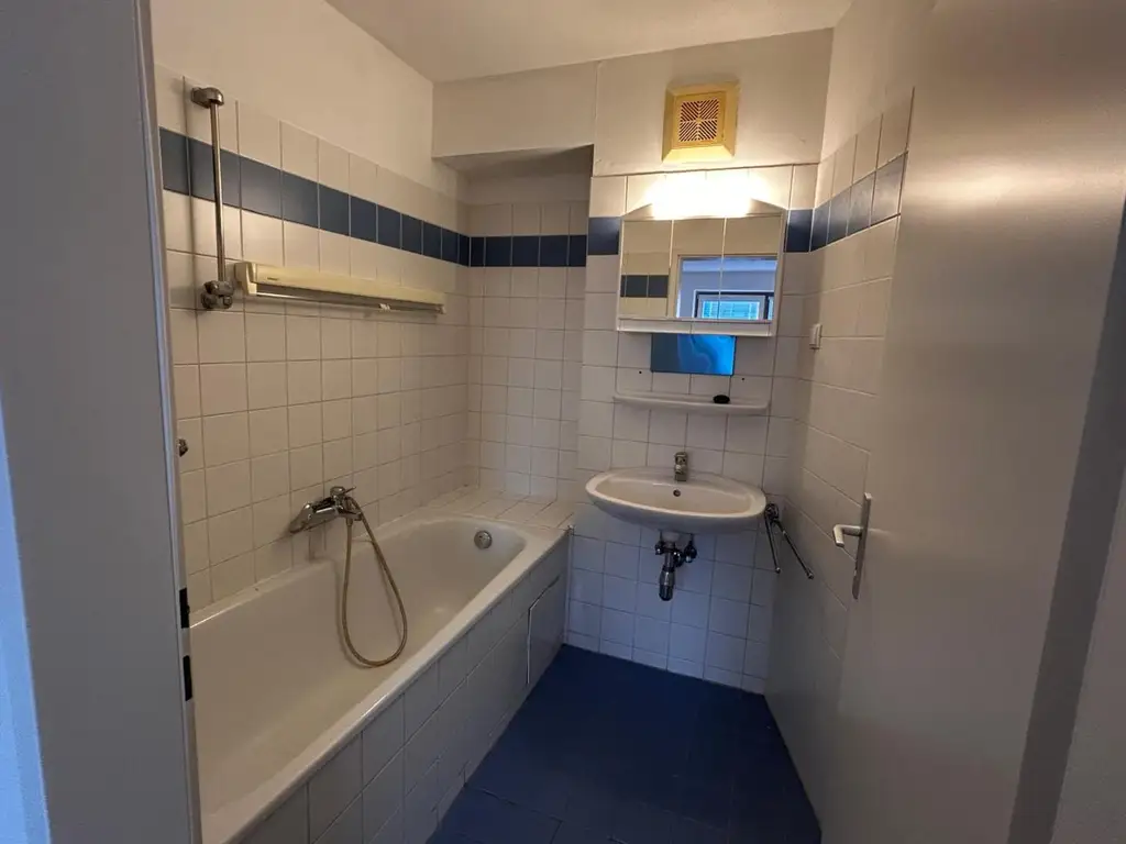 " mit Blick zu Wilhelminenberg "