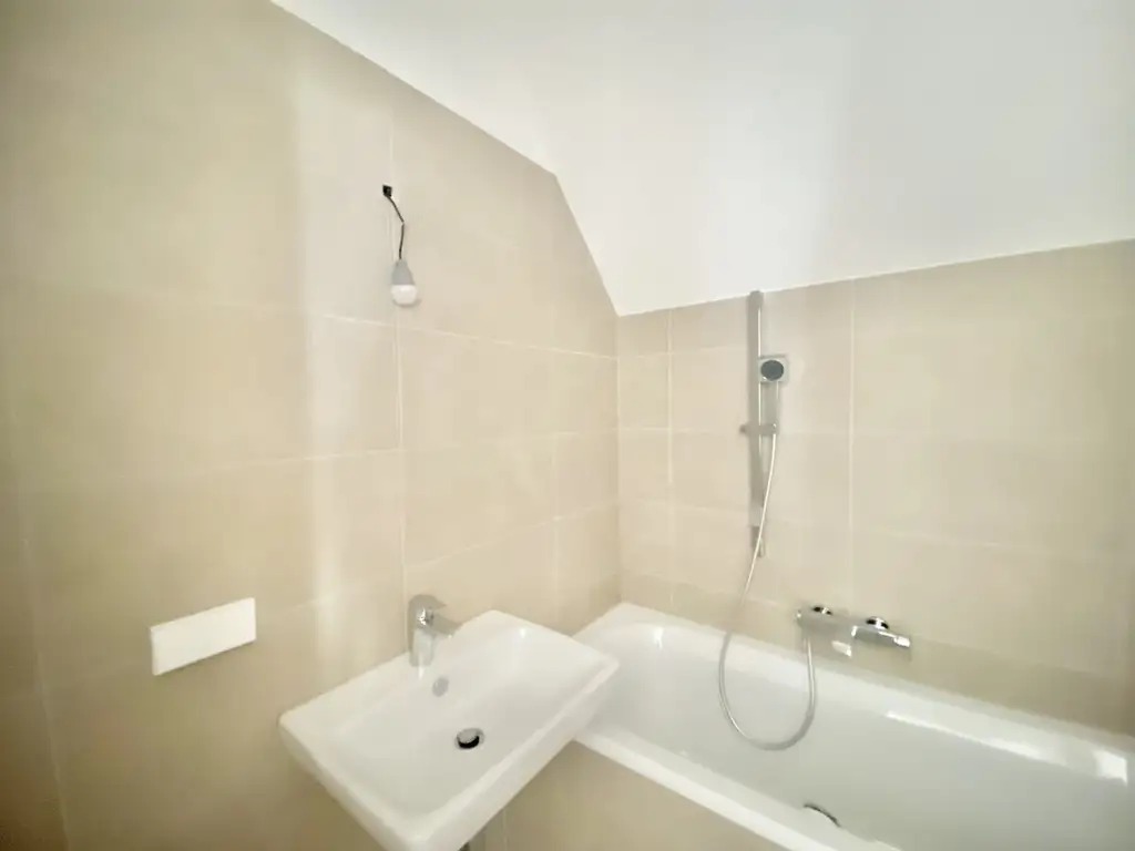 U3  ERSTBEZUG Top Anlage Dachwohnung 2 Zimmer + Terrasse =DAS LAURENZ= 1 bedroom apartment+terrace