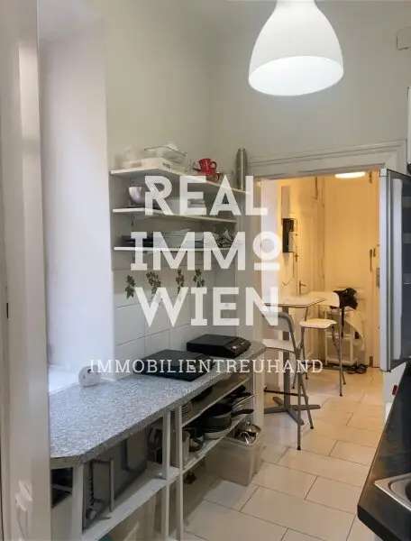 Hervorragende Anlage 5 Zimmer WG mit Stil im Gründerzeithaus