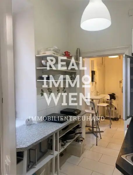 Hervorragende Anlage 5 Zimmer WG mit Stil im Gründerzeithaus
