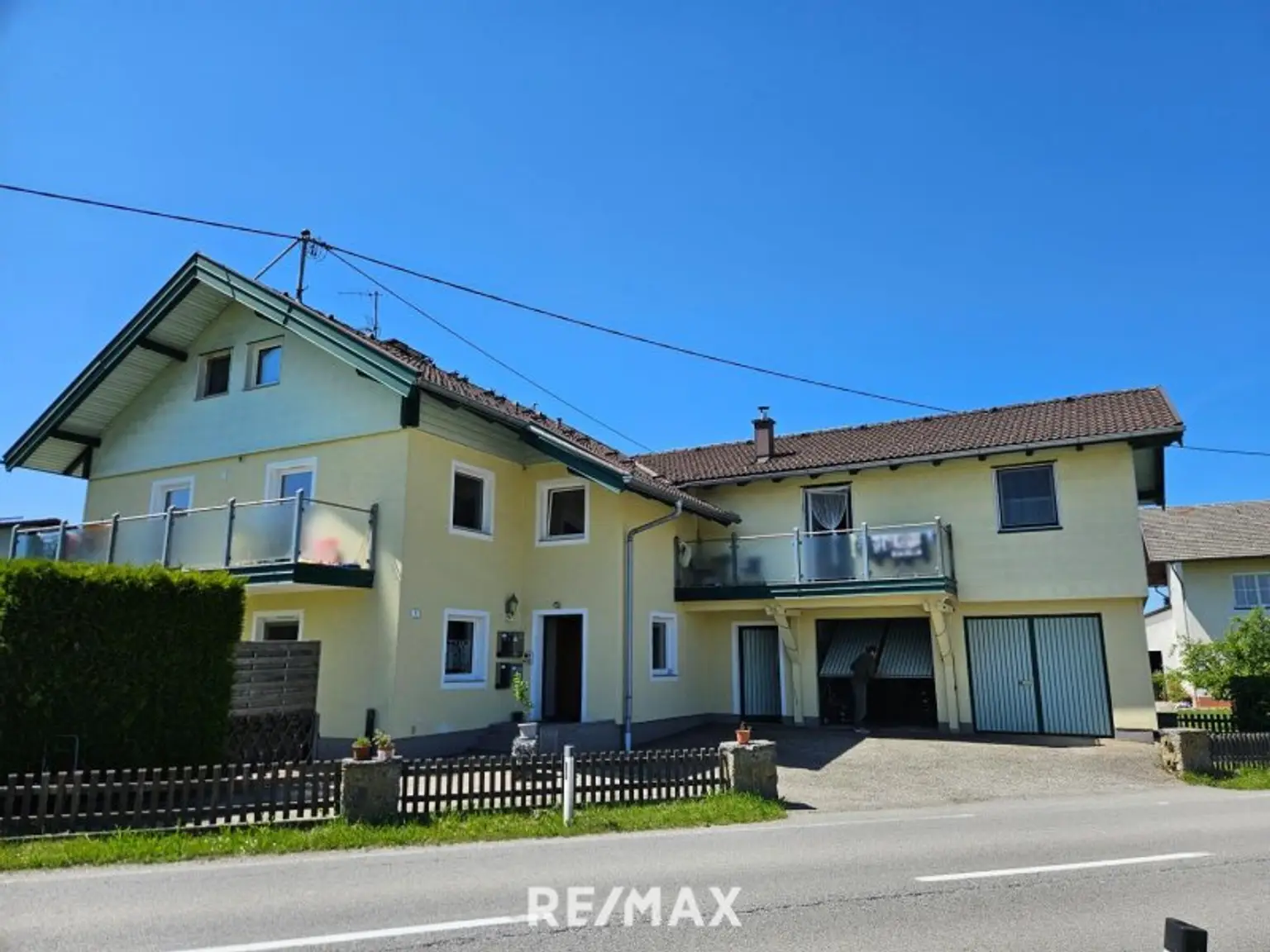 Haus mit 4 Wohnungen in Burgkirchen