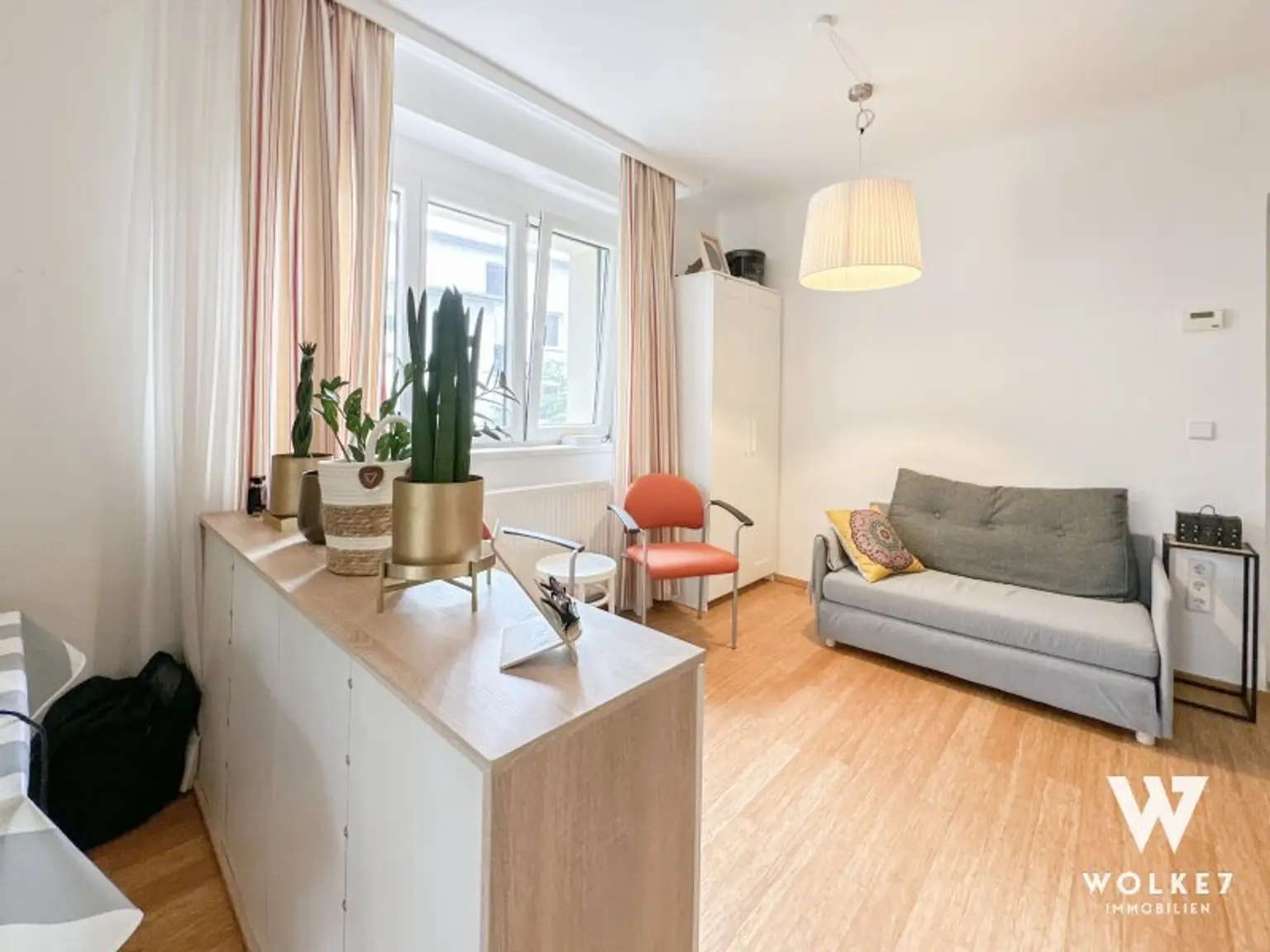 Helle 2-Zimmer-Wohnung mit Ost-Loggia und Gartenblick | 2024 saniert