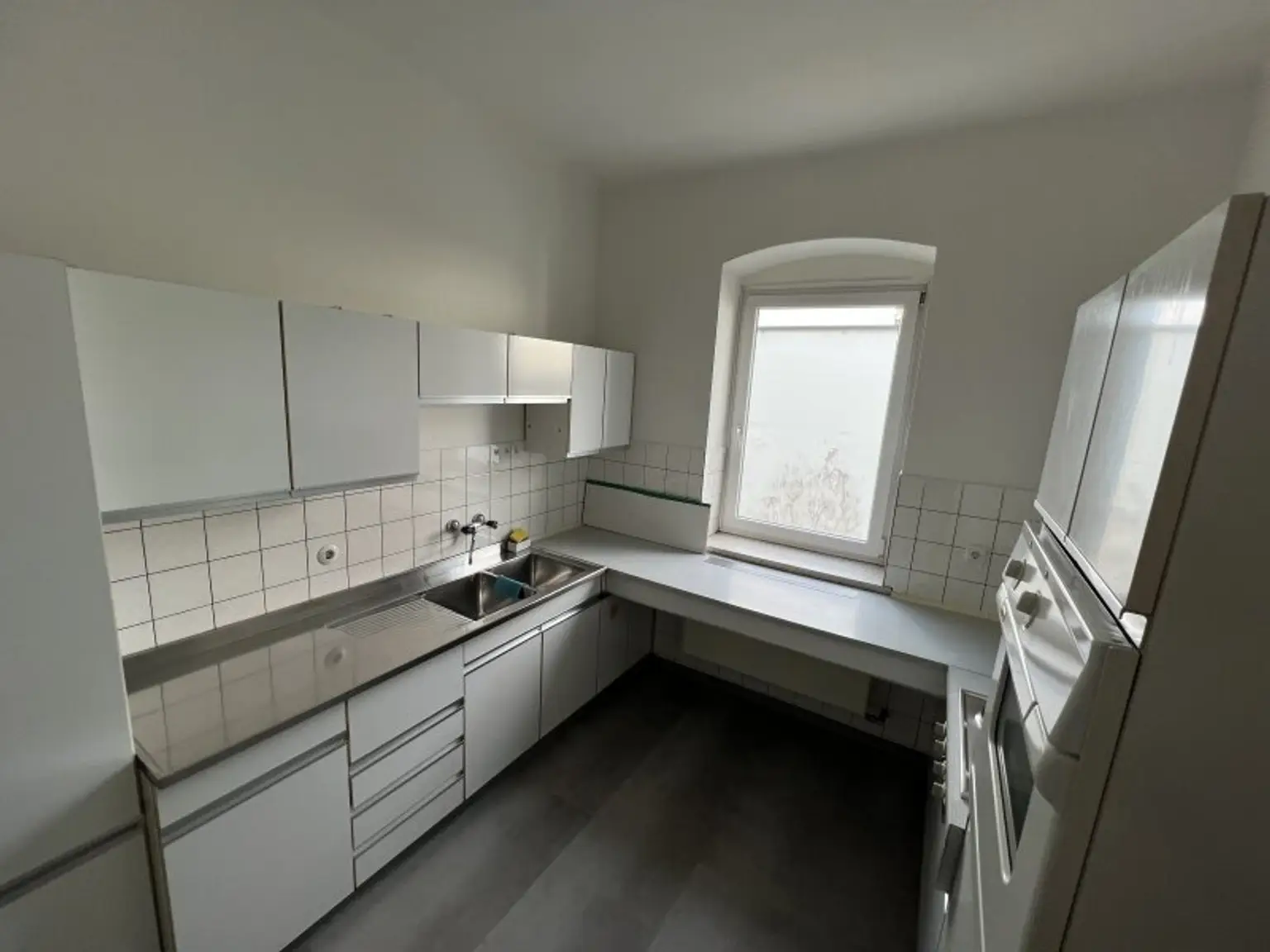 Top sanierte 4-Zimmer-Wohnung in der Neustadt - fußläufig zum Bahnhof und Krankenhaus!