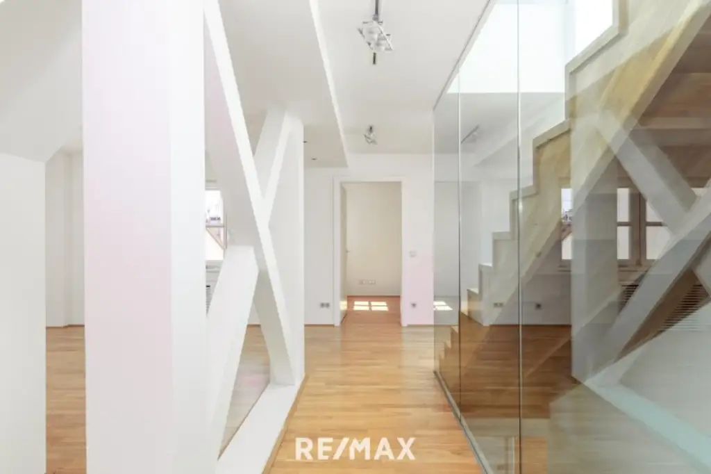 Stadthaus im Dach: Palais-Charme auf drei Etagen