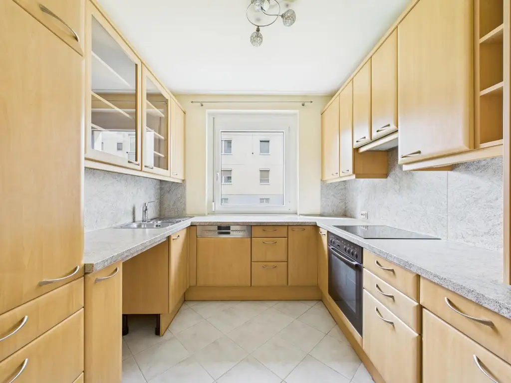 LINZ / FROSCHBERG: WANN WENN NICHT JETZT - Perfekt aufgeteilte Eigentumswohnung mit 4 Zimmer - Wohnfläche ca. 92 m2 + Loggia (Einzelgarage möglich)