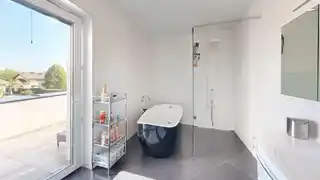 1.OG - Badezimmer 2 - Zugang über Master Bedroom