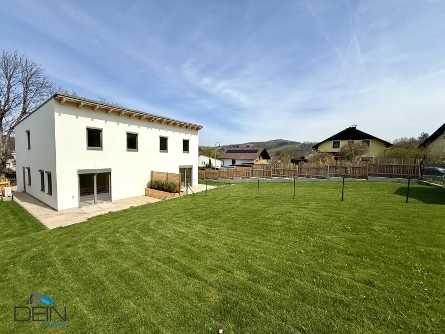 PREISREDUKTION! TRAUMHAFTE 6 ZIMMER DOPPELHAUSHÄLFTE MIT EIGENGARTEN IN TRAUMHAFTER LAGE!