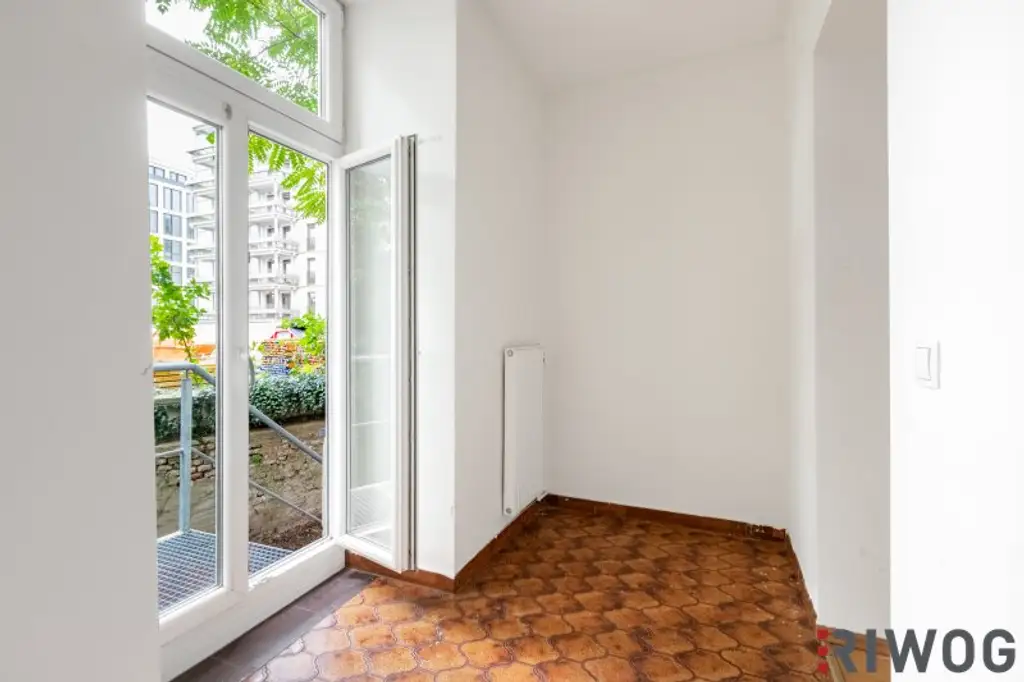 GARTENWOHNUNG NÄHE 1. BEZIRK, DONAUKANAL UND AUGARTEN | Komplett hofseitig | Sanierungsbedürftig | Rembrandtstraße