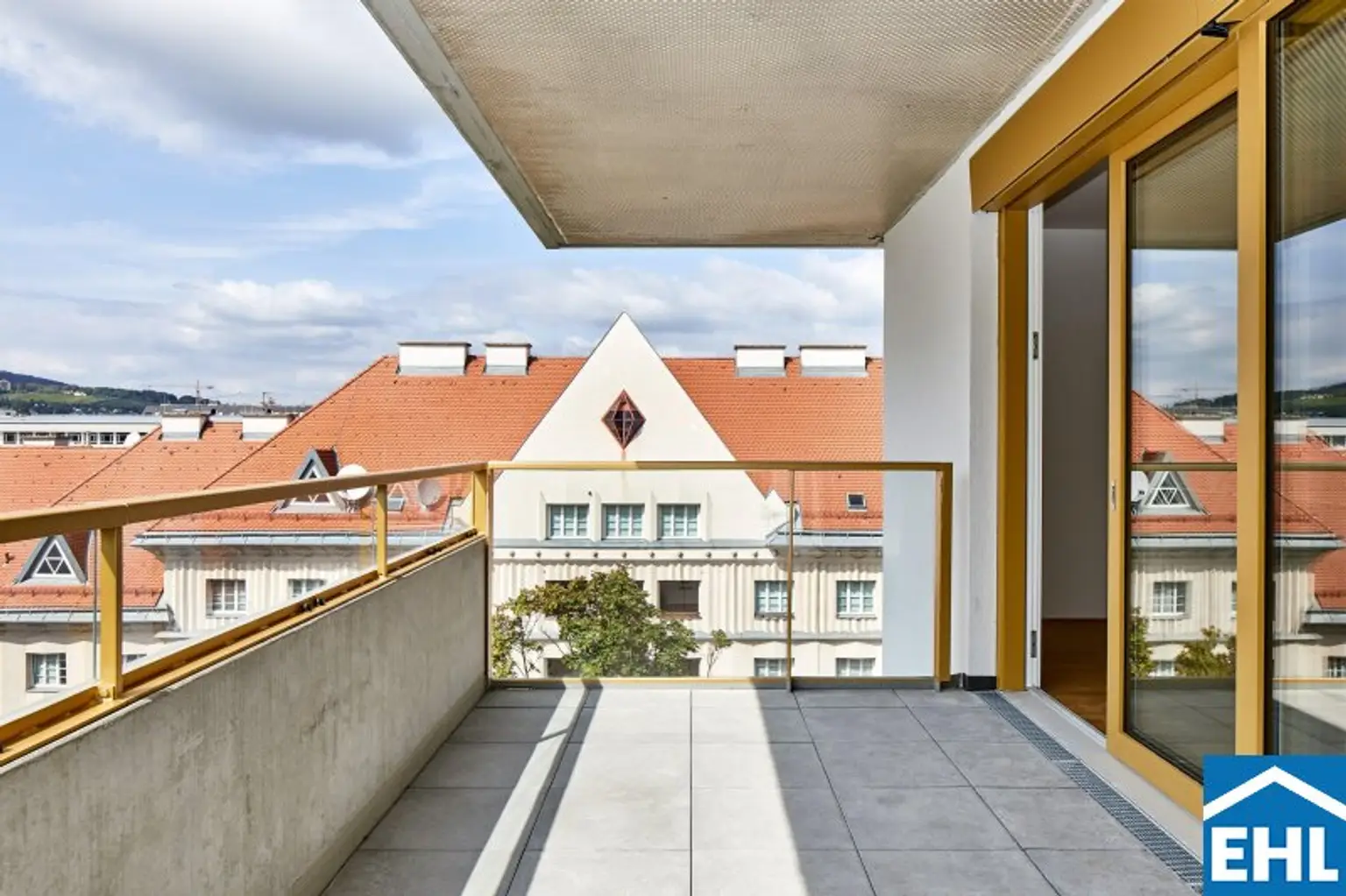 Stadtnah. Lichtdurchflutet. Mit Balkon und Stil.