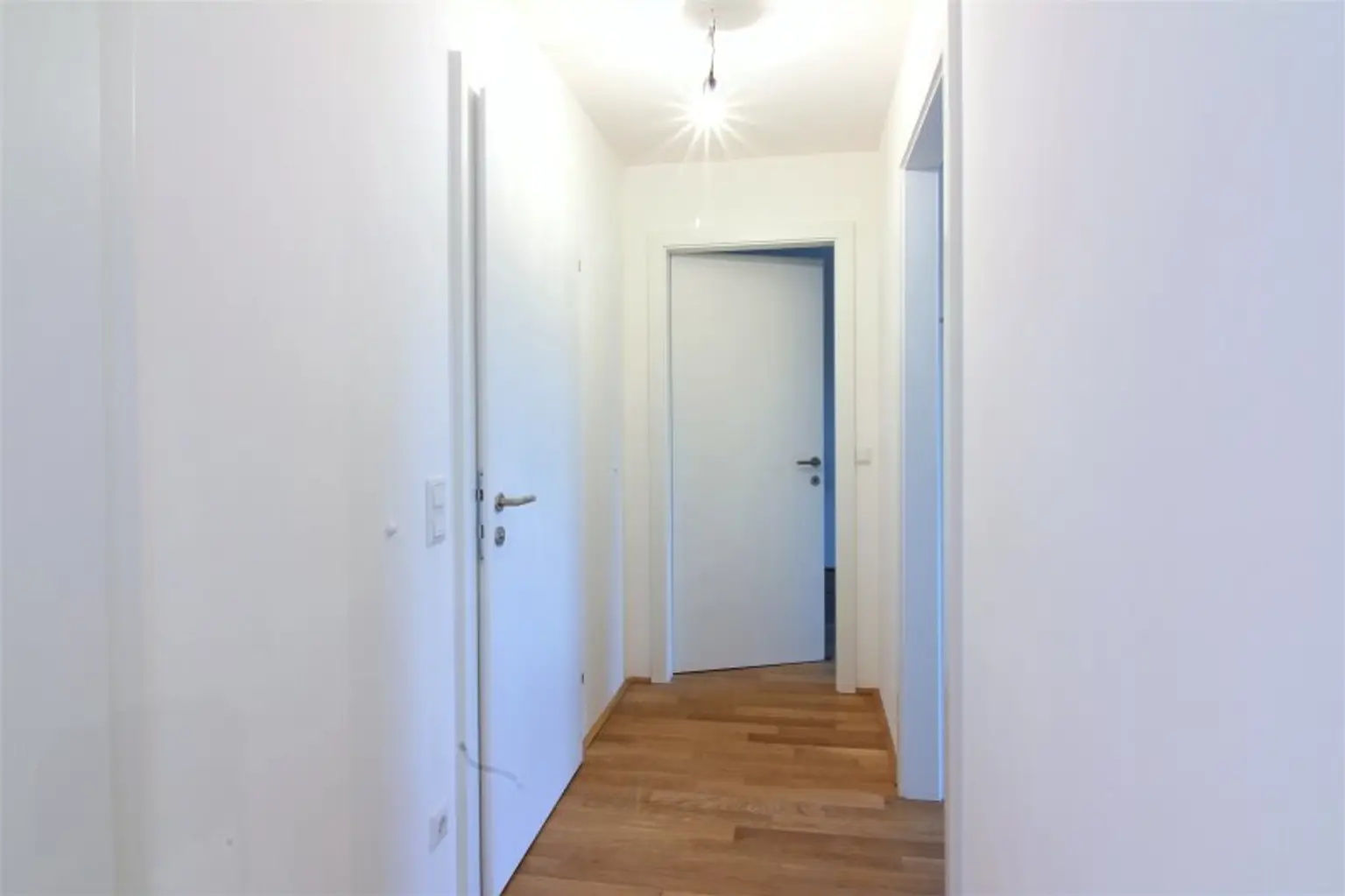 Modernes Wohnen über den Dächern Wiens – 3-Zimmer-Dachgeschosswohnung mit großer Terrasse in Ruhelage