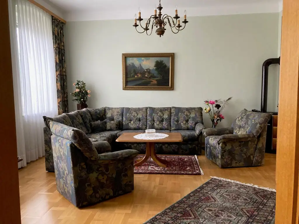 SANIERUNGSBEDÜRFTIGE JAHRHUNDERTWENDEVILLA ALS FAMILIENWOHNTRAUM IN BESTLAGE VON ZEISELMAUER MIT HOHER LEBENSQUALITÄT SOWIE WOHNKOMFORT