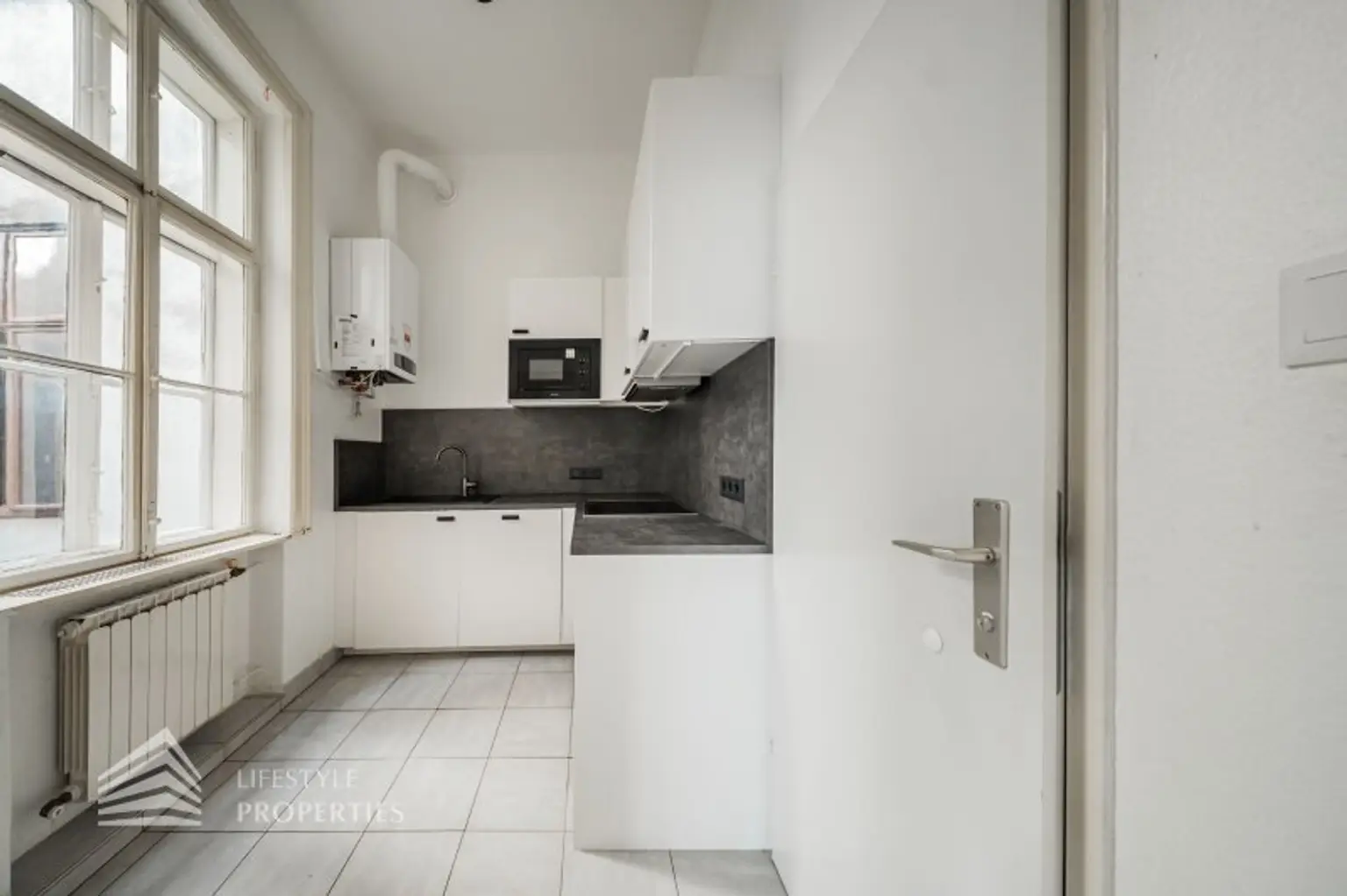 Schöne 2-Zimmer Wohnung mit Balkon, Nähe Westbahnhof