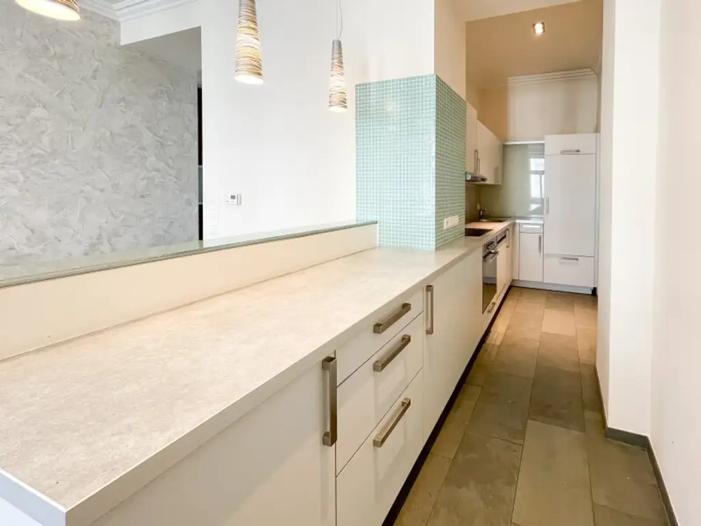 U4 PILGRAMGASSE: Altbauwohnung mit Balkon* im schön sanierten Altbau mit separater Küche Nähe Naschmarkt