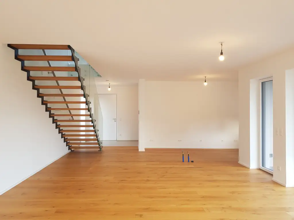 PERFEKTES, MODERNES, NEUES TRAUMHAUS IM ERSTBEZUG AM FELSER SEE