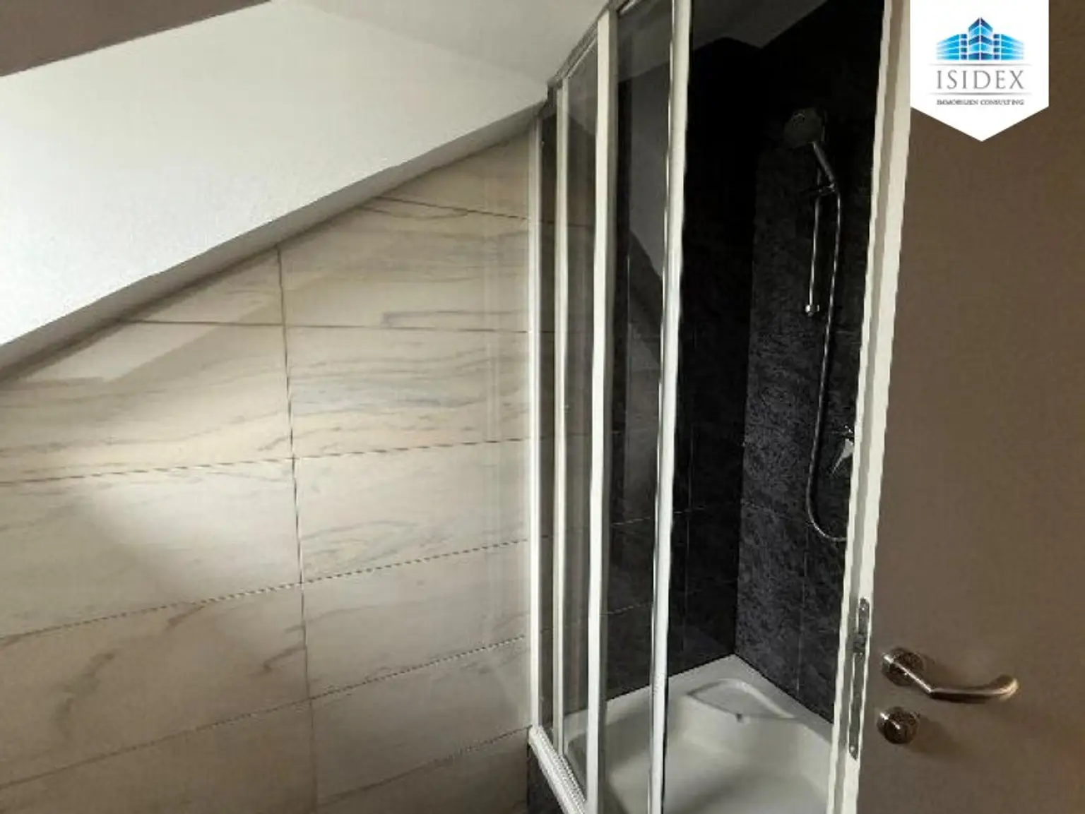 Dachgeschosswohnung im Herzen der Kurstadt Baden