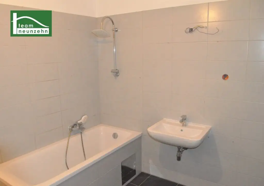 Lichtdurchflutete 4-Zimmer-Wohnung mit privater Außenfläche