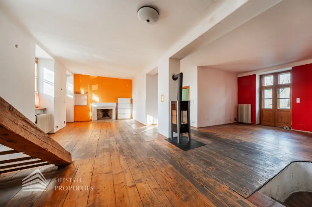 Exklusives Baugrundstück in einzigartiger Lage mit Einreichplanung!