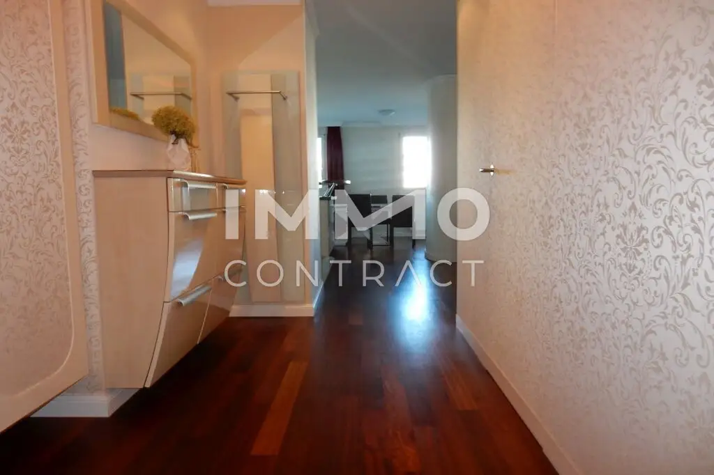Voll möblierte 3 Zimmer Wohnung mit
Loggia, Pool, Sauna, Terrasse und
Fitnessstudio am Wienerberg!