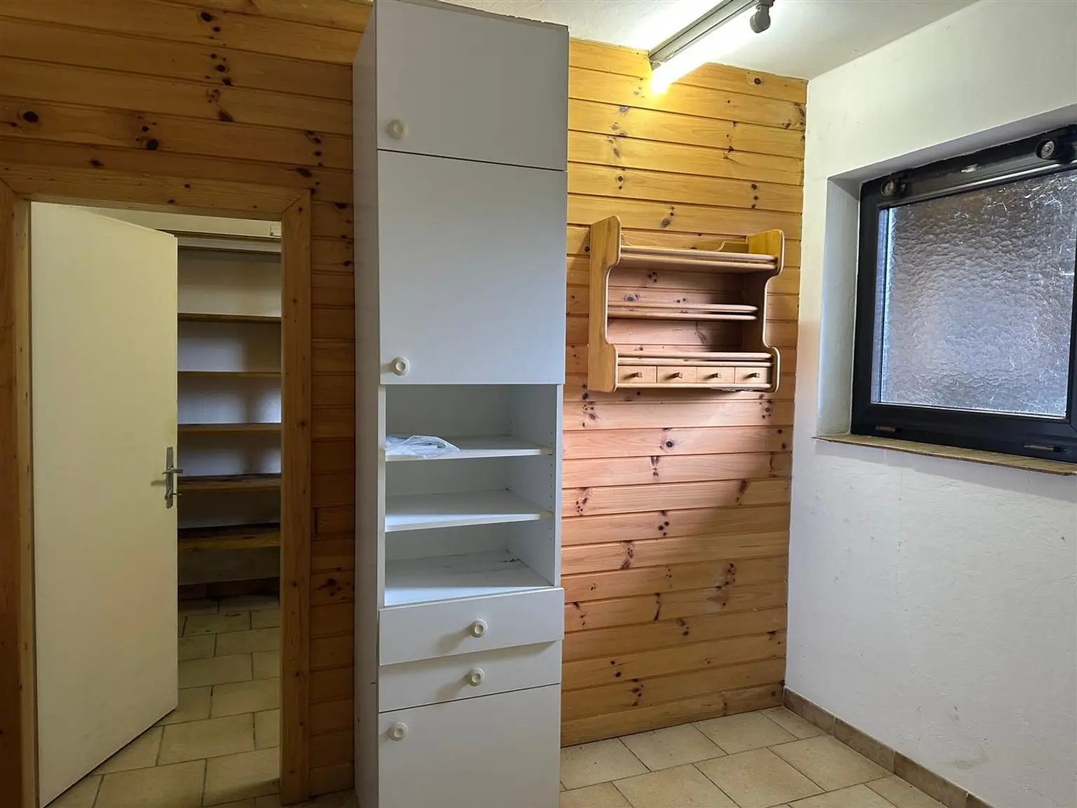 Einfamilienhaus mit Nebengebäuden