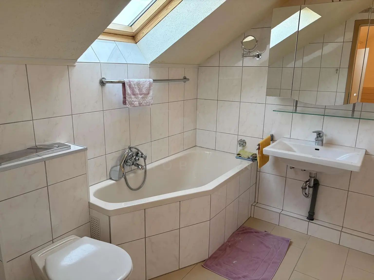 Dusch-und Wannenbad OG