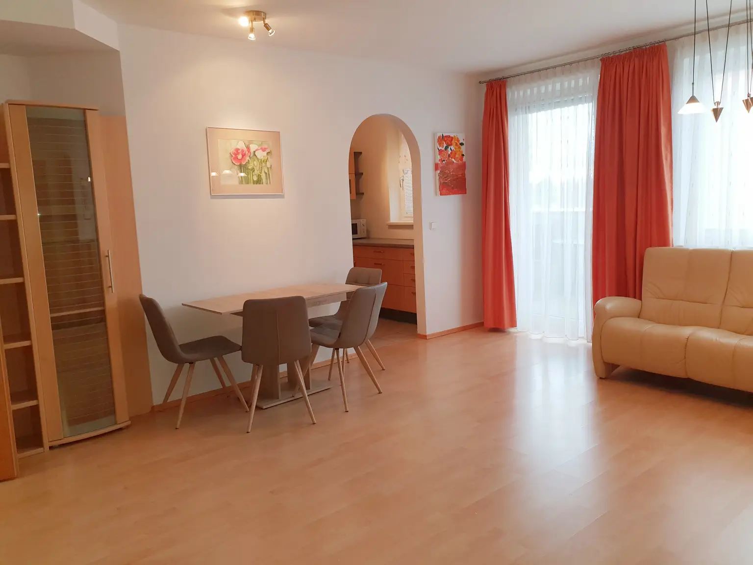 Möblierte 2 Zimmerwohnung mit Balkon zu vermieten!