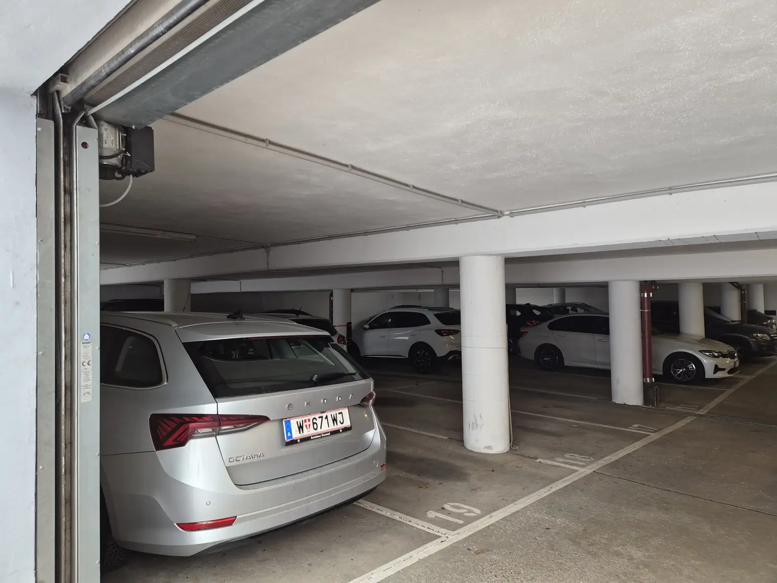 Garage - Anmietung möglich bei freien Plätzen