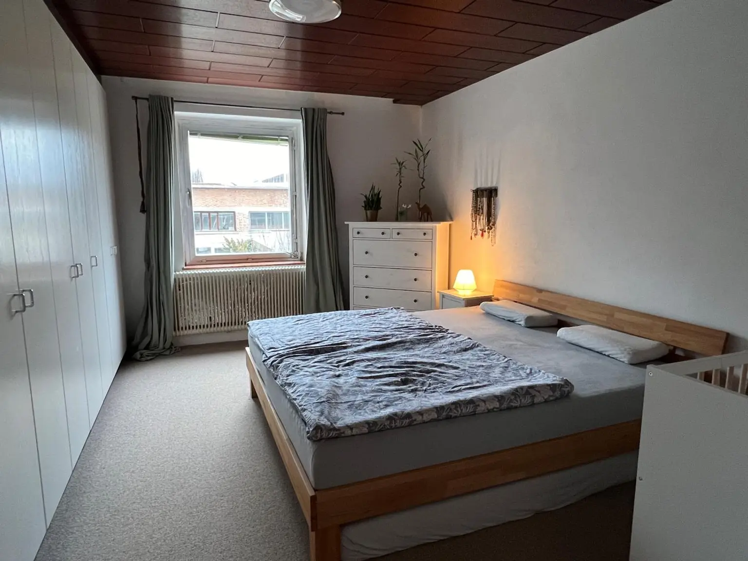 NEUER PREIS! Meidling - Haus und große Halle in Wohn- und Geschäftsviertel!