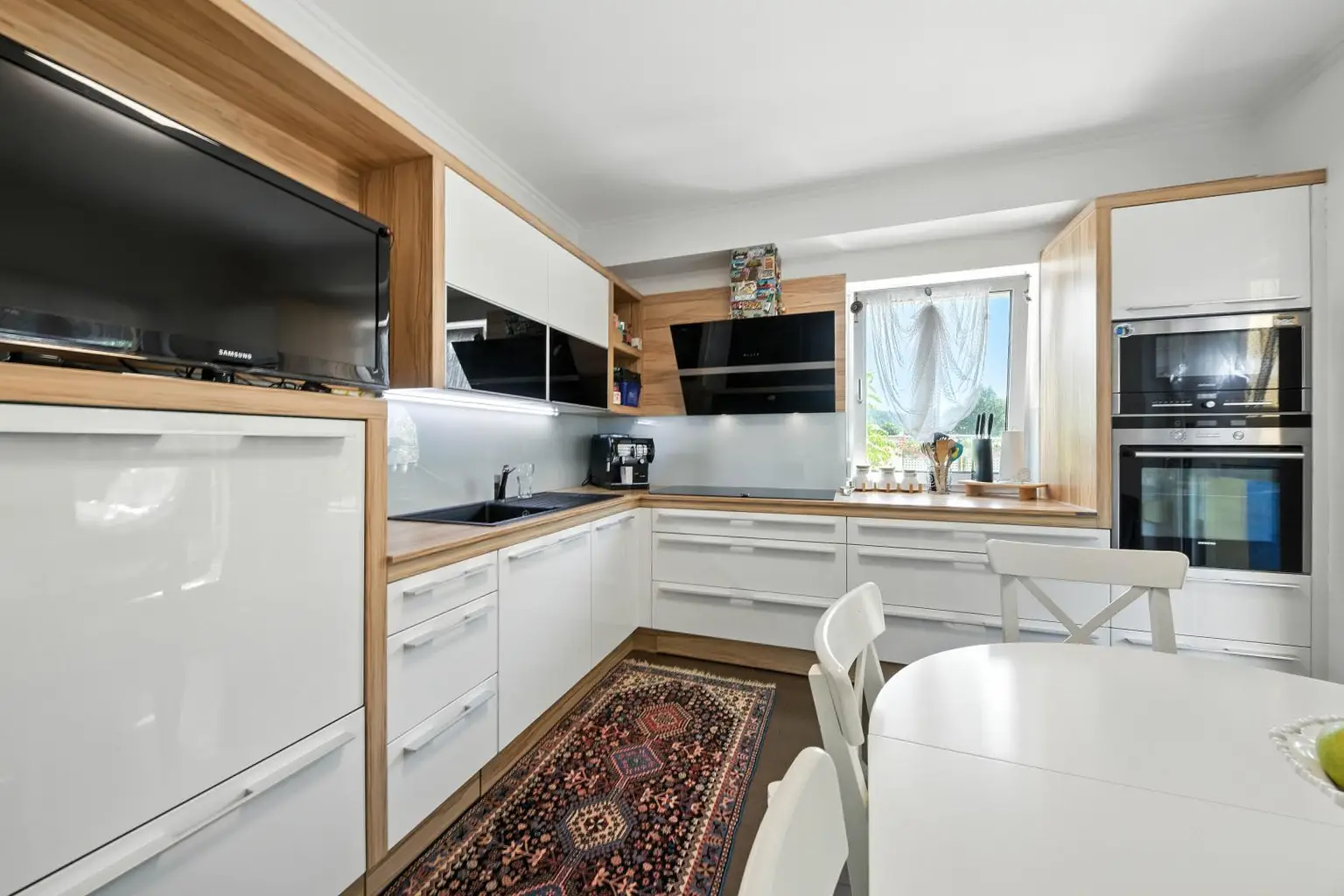 Exklusives Wohnerlebnis: Hochwertiges Zuhause auf 1300 m² Eigengrund am Wiener Stadtrand!