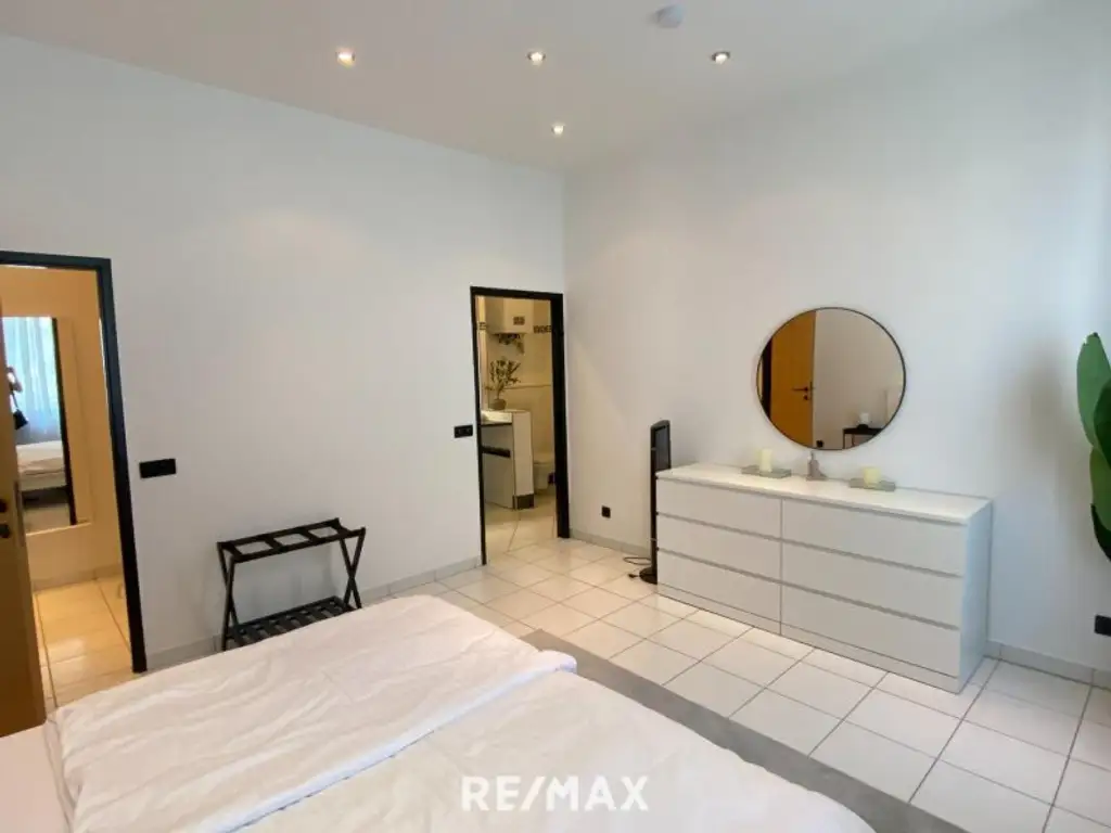 4-Zimmer-Altbau-Wohnung