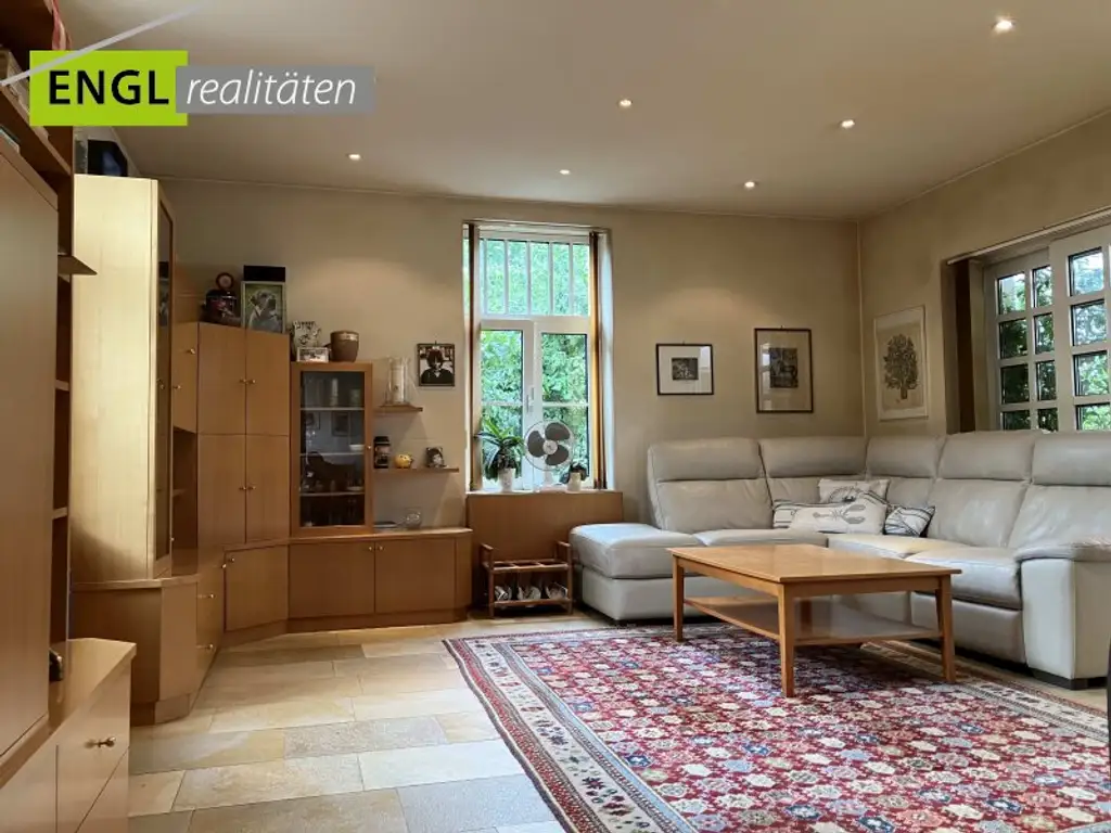 Historischer Charme und zeitlose Eleganz – eine stilvolle Jahrhundertwendevilla für höchste Ansprüche.