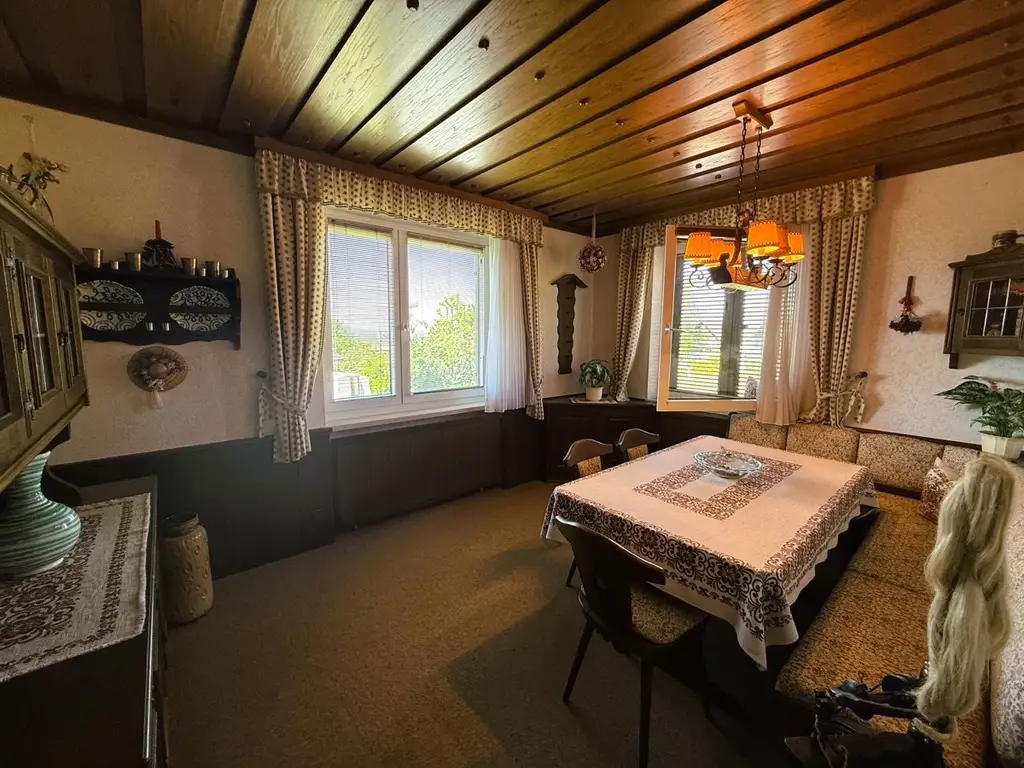 Idyllisches Einfamilienhaus mit gepflegtem Garten