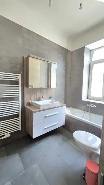 Schöne 1.Zi., Wohnung neu renoviert