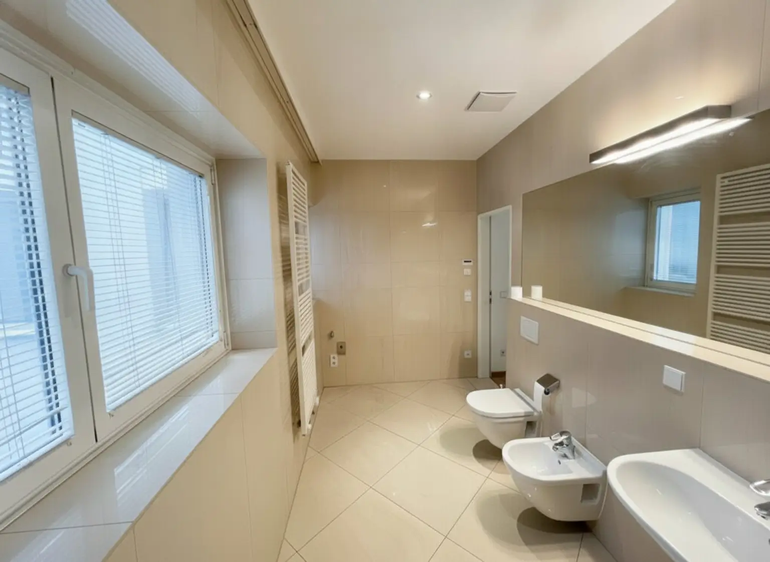 In Renovierung - UNBEFRISTET: Klimatisierte, helle Wohnung mit fantastischem Blick auf den Stephansdom / Under renovation – UNLIMITED RENT: Air-conditioned, bright flat with a fantastic view of St Stephen’s Cathedral