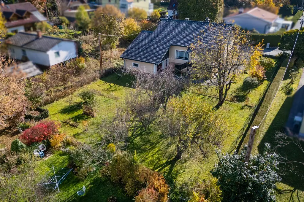 Einfamilienhaus mit wunderschönem Grundstück in ruhiger Lage