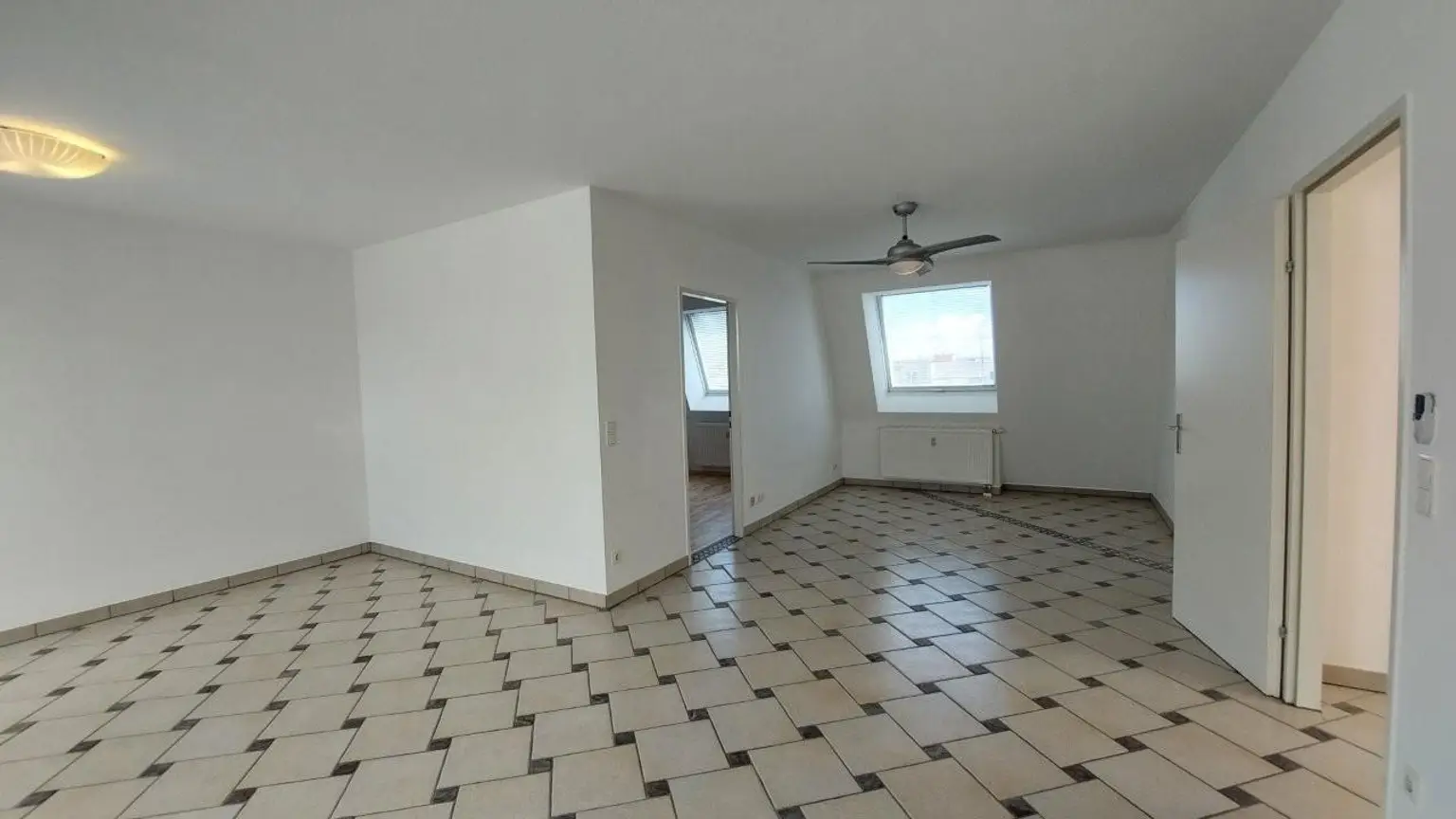 6 Wohnzimmer DG ETW 1220