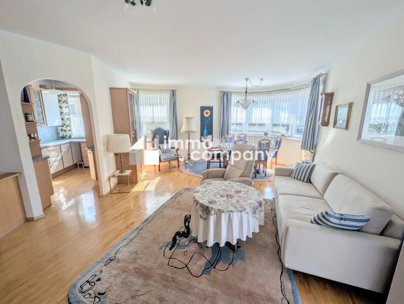 Wohnen am Mattsee: Stilvolle 4-Zimmer-Wohnung mit Balkon und Tiefgarage!