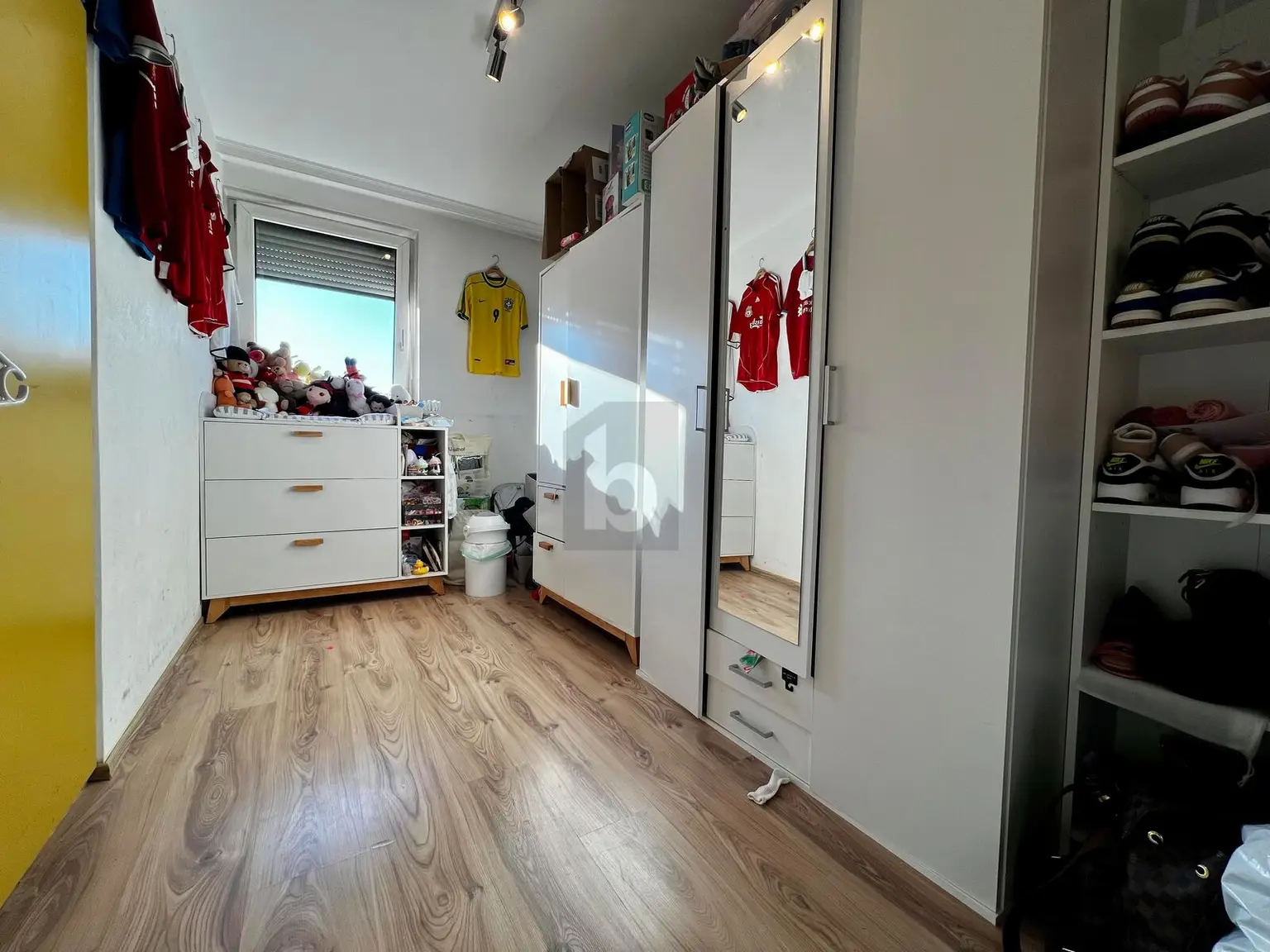 PRAKTISCH MIT BALKON IN BELIEBTER LAGE