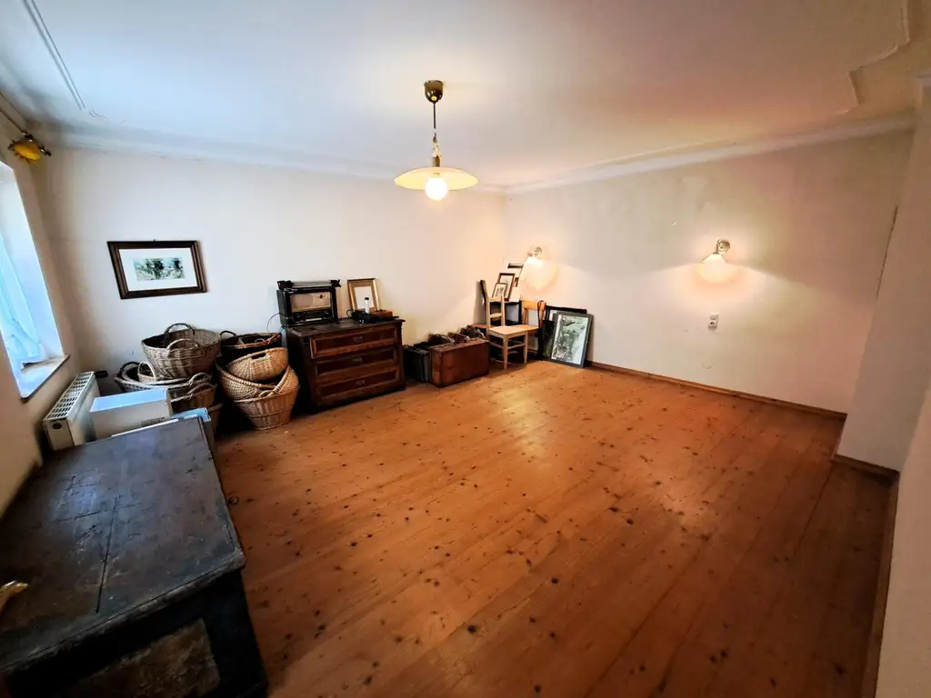 charmantes Wohnhaus mit zwei Wohneinheiten, Innenhof-Garten und Werkstatt - Steyr/Steyrdorf