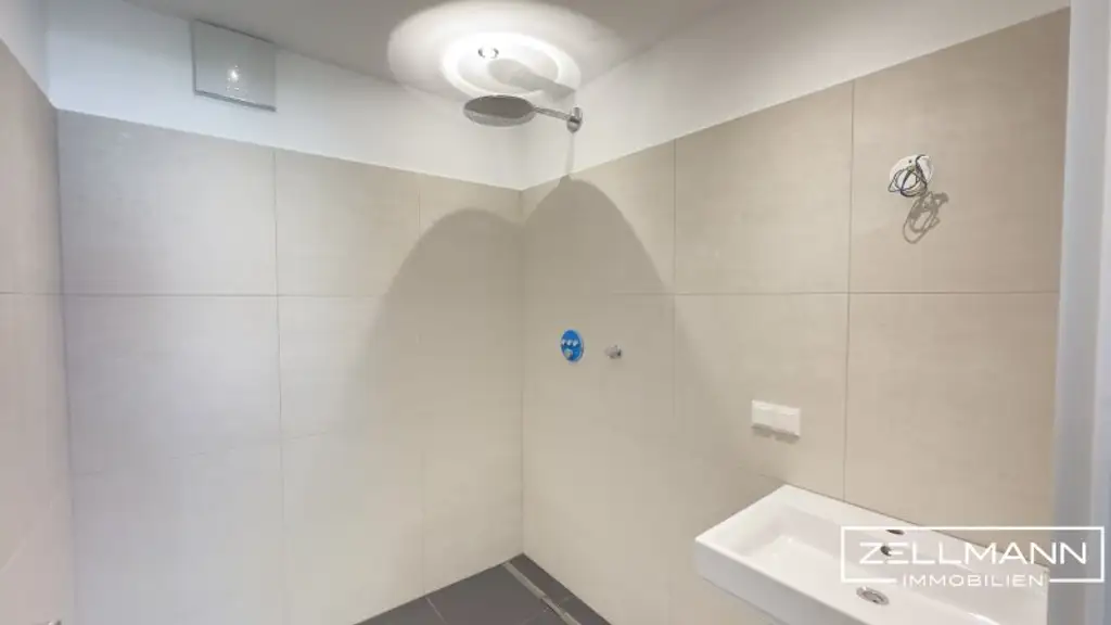 moderne 2-Zimmer Wohnung bei den Maurer Weingärten mit Pool | ZELLMANN IMMOBILIEN