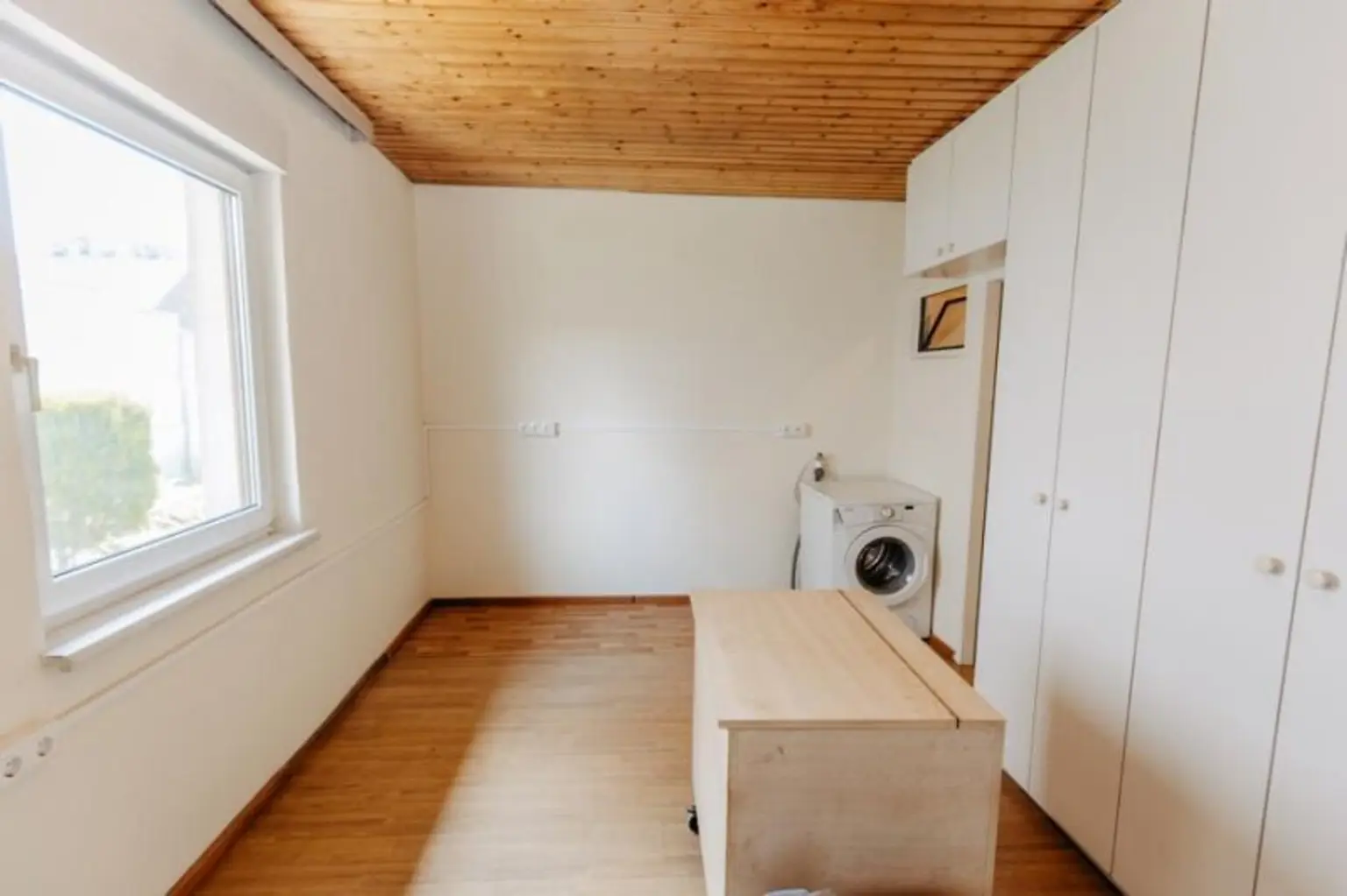 Erleben Sie die  Ausstrahlung. Landhaus in typisch  Weinviertler „L“ Form, bestgepflegt