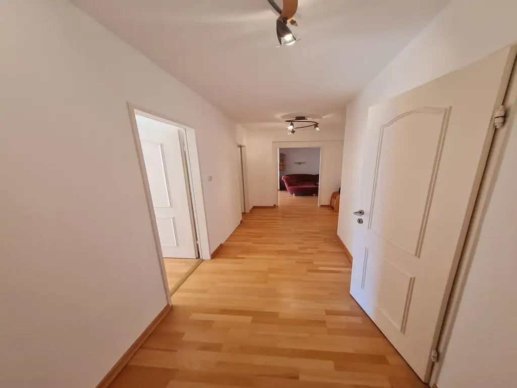 "3 Zi. mit 9 m² Loggia"