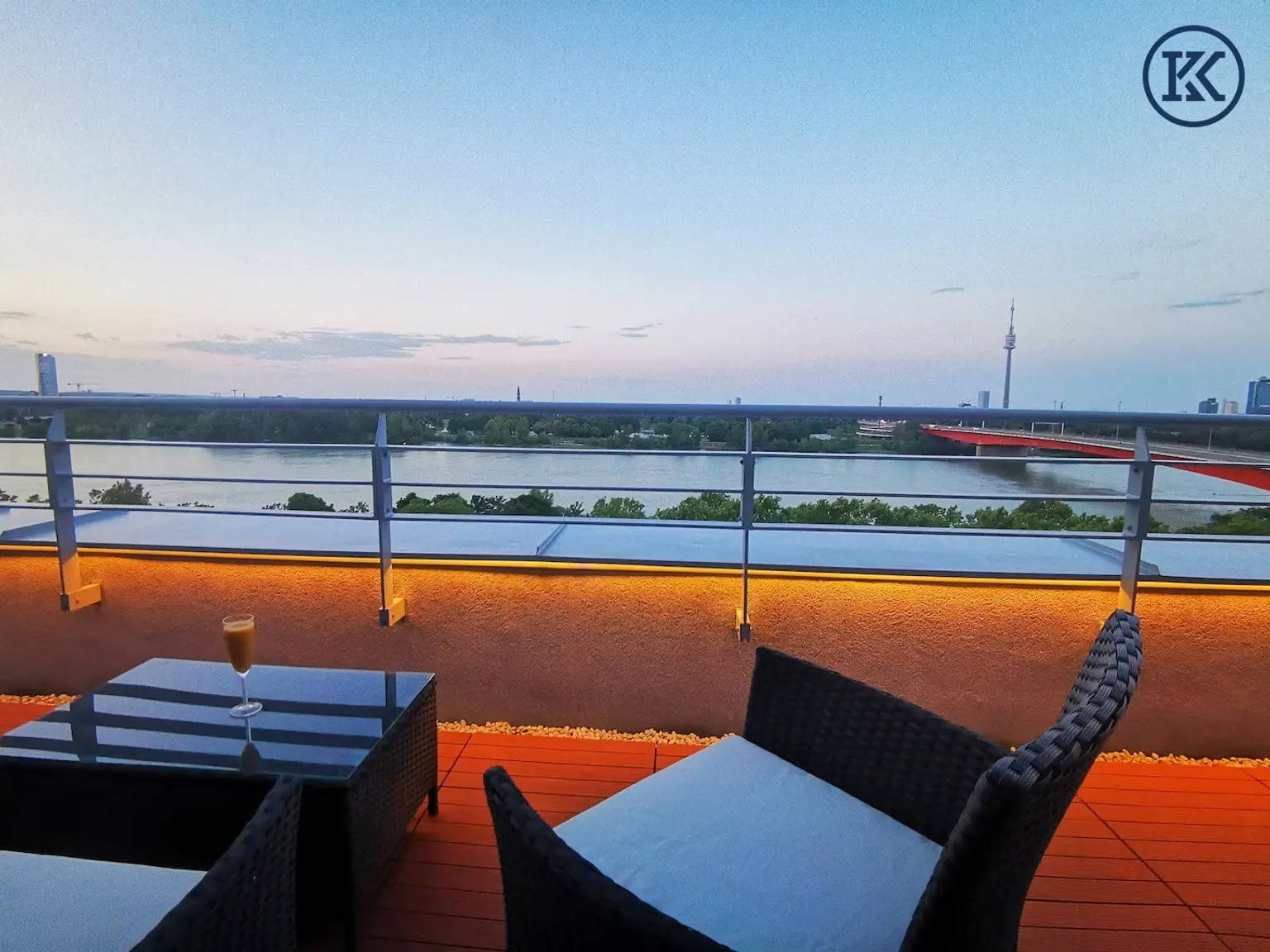 2 Zimmerwohnungen mit großer Terrasse im 8. Stockwerk!