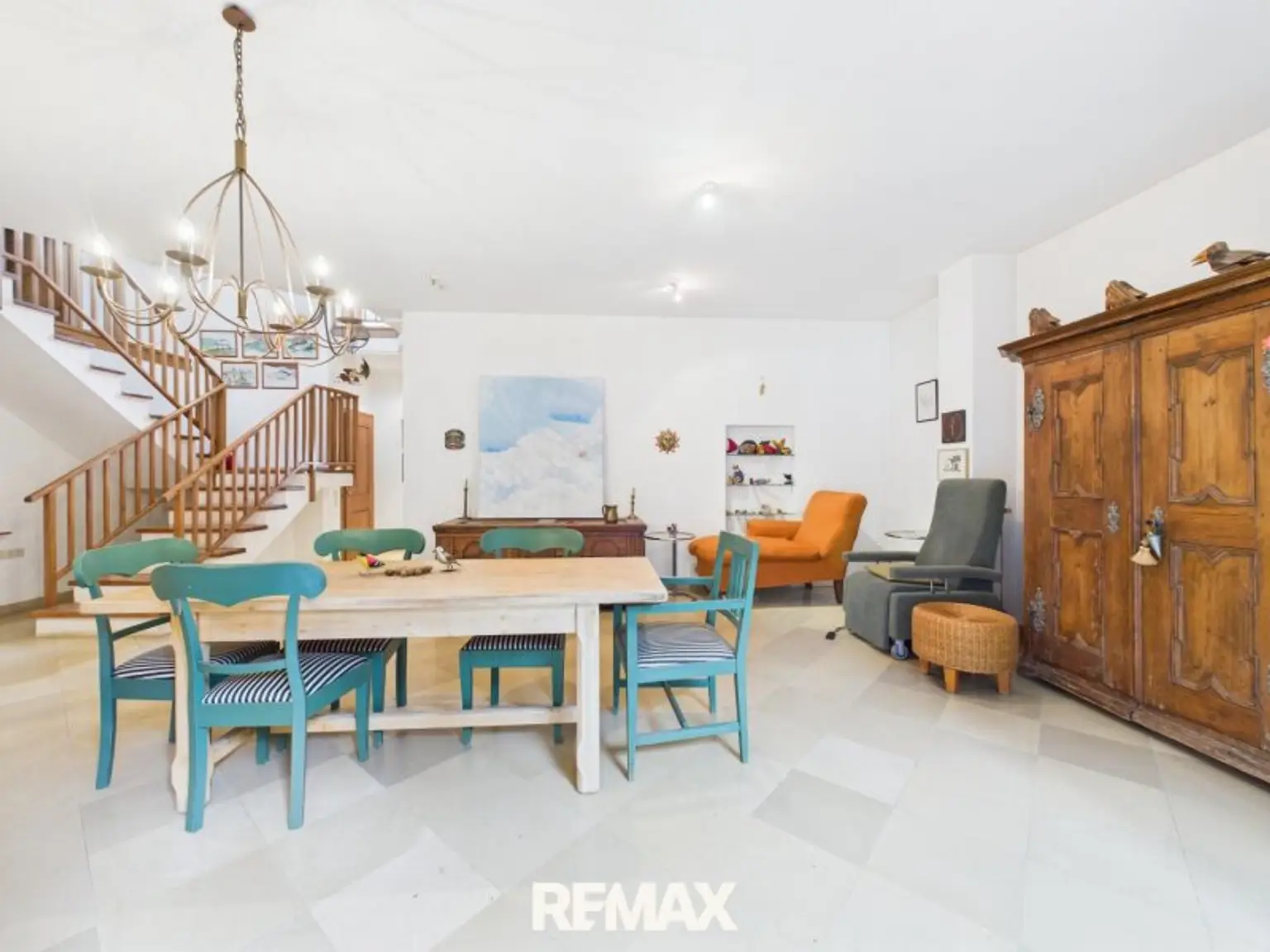 1. Top 5 Wohnhaus/Wohnzimmer/Essbereich