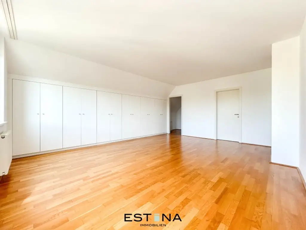 Großzügige DG-Wohnung nahe Hugo Wolf Park